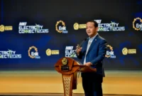 Menteri ESDM Bahlil Lahadalia menyampaikan peluang pengembangan energi dan investasi data center dalam Electricity Connect 2026 di Tangerang (foto: kementerian esdm)
