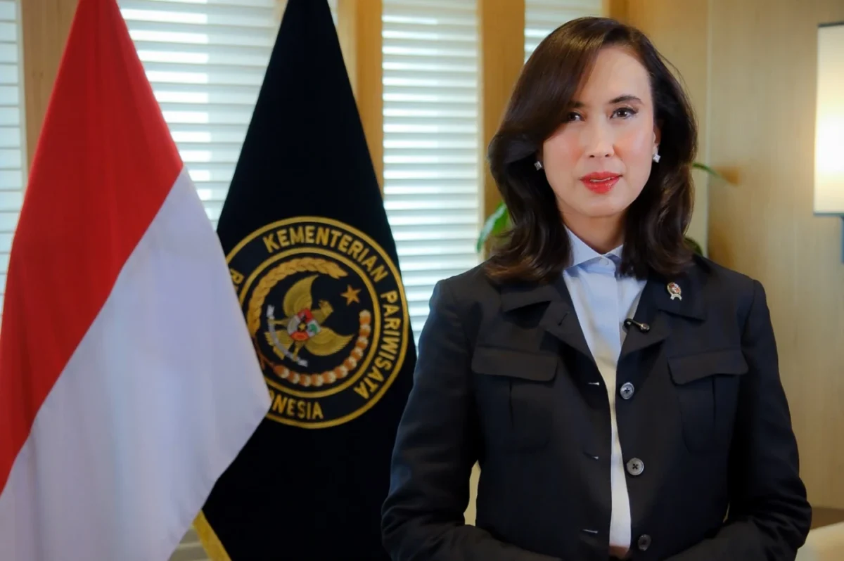 Menteri Pariwisata Widiyanti Putri Wardhana memperkenalkan Indonesia Tourism Outlook 2026/2027 sebagai referensi pengembangan pariwisata Indonesia menuju 2027. (foto: kementerian pariwisata)
