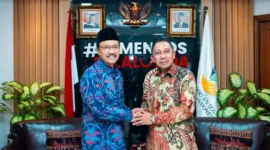 Menteri Sosial Saifullah Yusuf atau Gus Ipul saat menerima audiensi Bupati Pidie Jaya Sibral Malasyi di Kantor Kementerian Sosial, Jakarta (foto: kementerian sosial)