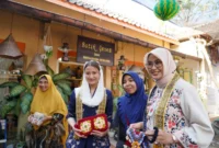 Wakil Menteri Perdagangan Dyah Roro Esti Widya Putri meninjau sentra produk rotan di Desa Trangsan, Sukoharjo, Jawa Tengah (foto: kementerian perdagangan)