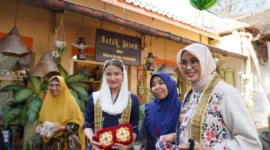 Wakil Menteri Perdagangan Dyah Roro Esti Widya Putri meninjau sentra produk rotan di Desa Trangsan, Sukoharjo, Jawa Tengah (foto: kementerian perdagangan)