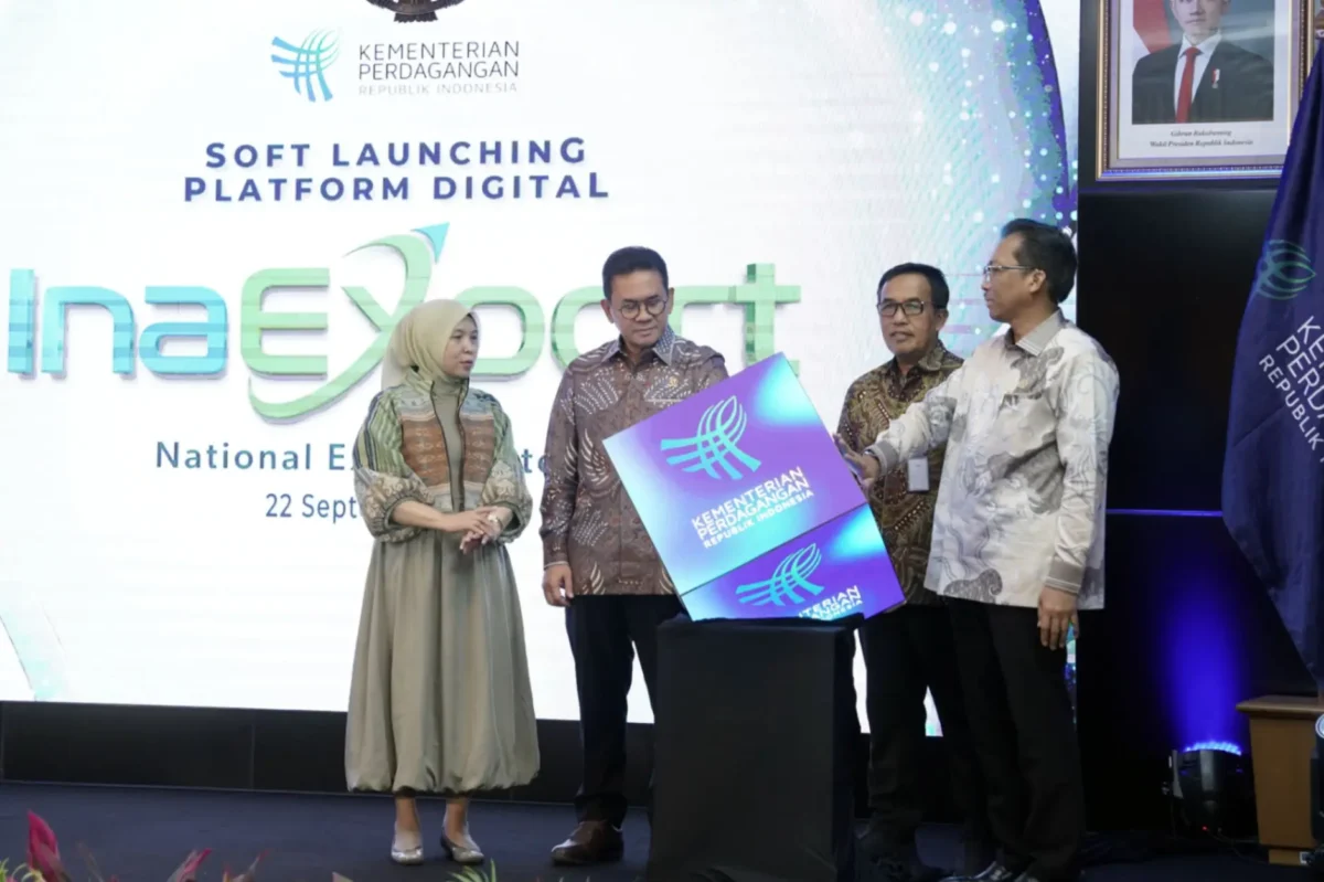 Menteri Perdagangan Budi Santoso saat meluncurkan secara terbatas pengembangan platform digital InaExport di Jakarta (foto: kementerian perdagangan)