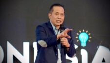 Menteri Koperasi Ferry Juliantono mendorong koperasi kampus menjadi ruang praktik usaha dan inovasi bagi mahasiswa dalam kegiatan di Universitas Andalas, Padang (foto: kementerian koperasi)