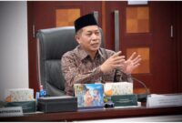 Menteri Koperasi Ferry Juliantono bersama Kepala Staf Kepresidenan Dudung Abdurachman membahas kesiapan distribusi barang bersubsidi melalui KDKMP di Jakarta (foto: kementerian koperasi)