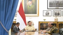 Presiden Prabowo Subianto mendorong transformasi PLN untuk meningkatkan efisiensi, produktivitas, dan percepatan pemanfaatan energi surya (foto: kementerian sekretaris negara)