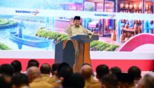 Presiden Prabowo Subianto menekankan efisiensi, transparansi, dan peningkatan produktivitas BUMN untuk memperkuat manfaat pengelolaan aset negara bagi masyarakat (foto: kementerian sekretaris negara)