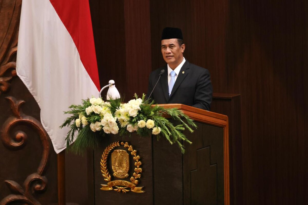 Menteri Pertanian Andi Amran Sulaiman menyampaikan dukungan anggaran untuk penguatan pertanian dan peternakan Jawa Timur, termasuk pembibitan ayam dan peningkatan produktivitas pangan (foto: kementerian pertanian)