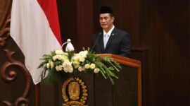 Menteri Pertanian Andi Amran Sulaiman menyampaikan dukungan anggaran untuk penguatan pertanian dan peternakan Jawa Timur, termasuk pembibitan ayam dan peningkatan produktivitas pangan (foto: kementerian pertanian)