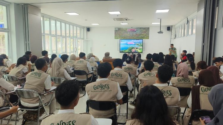 Generasi muda Sumatera Utara mengembangkan berbagai gagasan inovatif untuk mendukung pelestarian hutan dan keanekaragaman hayati melalui Forest Youthverse Resilience Summit (foto: kementerian kehutanan)