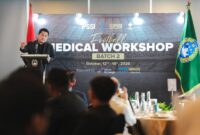 Ketua Umum PSSI Erick Thohir membuka Football Medical Workshop 2026 Batch 2 di Cibubur, Jakarta Timur, pada 12 Oktober 2026. Kegiatan ini bertujuan meningkatkan kompetensi dokter dan fisioterapis dalam mendukung sepak bola Indonesia (foto: kementerian pemuda dan olahraga)