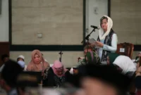 Kegiatan nikah massal “Bimas Islam, Pak Yai dan Bu Nyai Mantu Santri” di Masjid Agung Jawa Tengah, Semarang, menjadi momentum penguatan edukasi dan pendampingan keluarga (foto: kementerian agama)