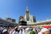 Jemaah umrah Indonesia menjalankan ibadah di Makkah. Kemenhaj mengimbau jemaah meningkatkan kewaspadaan, mengikuti arahan otoritas setempat, dan menjaga komunikasi dengan travel di tengah perkembangan situasi keamanan Timur Tengah (foto: kementerian haji dan umrah)