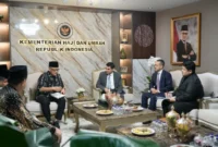 Menteri Haji dan Umrah Mochamad Irfan Yusuf menerima kunjungan Duta Besar Yordania untuk Indonesia Sudqi Atallah Al Omoush untuk membahas peluang kerja sama wisata bagi jemaah haji dan umrah Indonesia (foto: kementerian haji dan umrah)