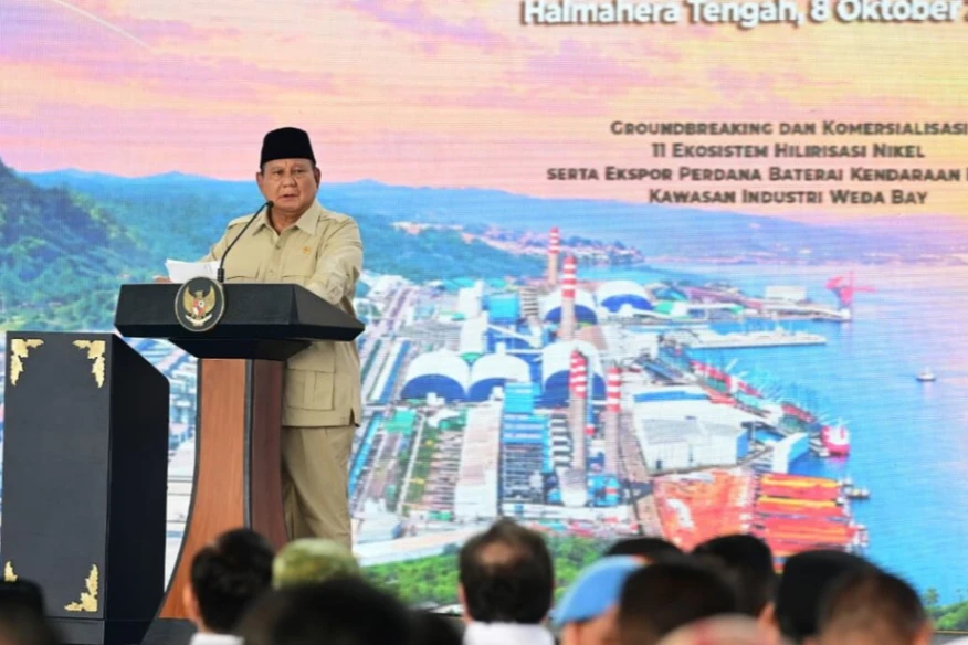 Presiden Prabowo Subianto menegaskan komitmen melanjutkan hilirisasi industri nasional saat menghadiri kegiatan ekspor perdana baterai kendaraan listrik di kawasan IWIP, Halmahera Tengah, Maluku Utara (foto: kementerian sekretaris negara)