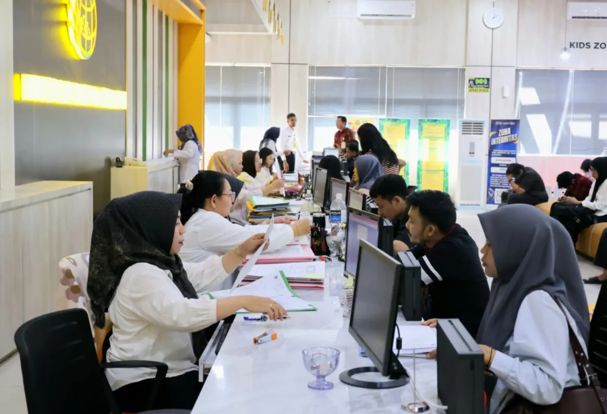 layanan Peralihan Hak Terintegrasi (PERINTIS) 10 Hari yang mendorong pengaturan waktu dalam proses balik nama sertipikat (foto: kementerian agraria dan tata ruang)