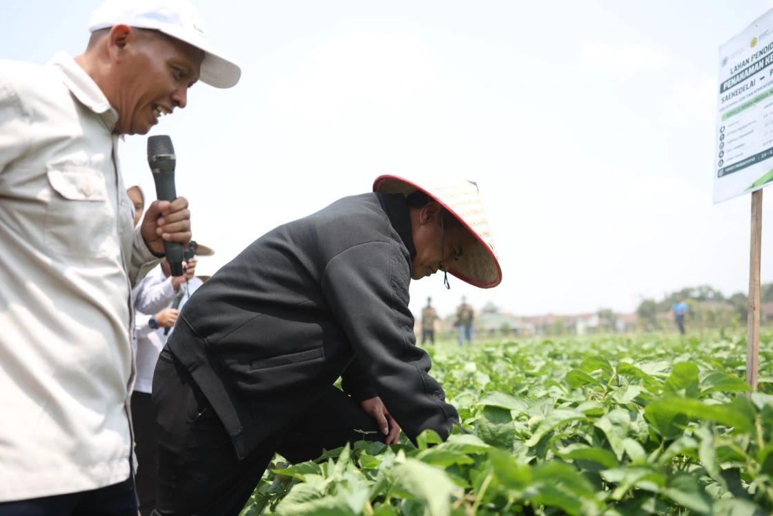 Kunjungan Mentan Amran ke Pusat Inovasi Agro Teknologi (PIAT) UGM di Yogyakarta (foto: kementerian pertanian)