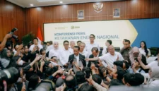 Bahlil usai konferensi pers tentang ketahanan energi nasional (foto: kementerian esdm)