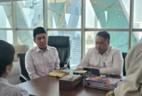 Kemenhaj dan OJK membahas penguatan mekanisme perlindungan dana jemaah umrah di Jakarta (foto: kementerian hai dan umrah)