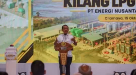 Bahlil Lahadalia meresmikan kilang PT Energi Nusantara Perkasa (ENP) (foto: kementerian esdm)