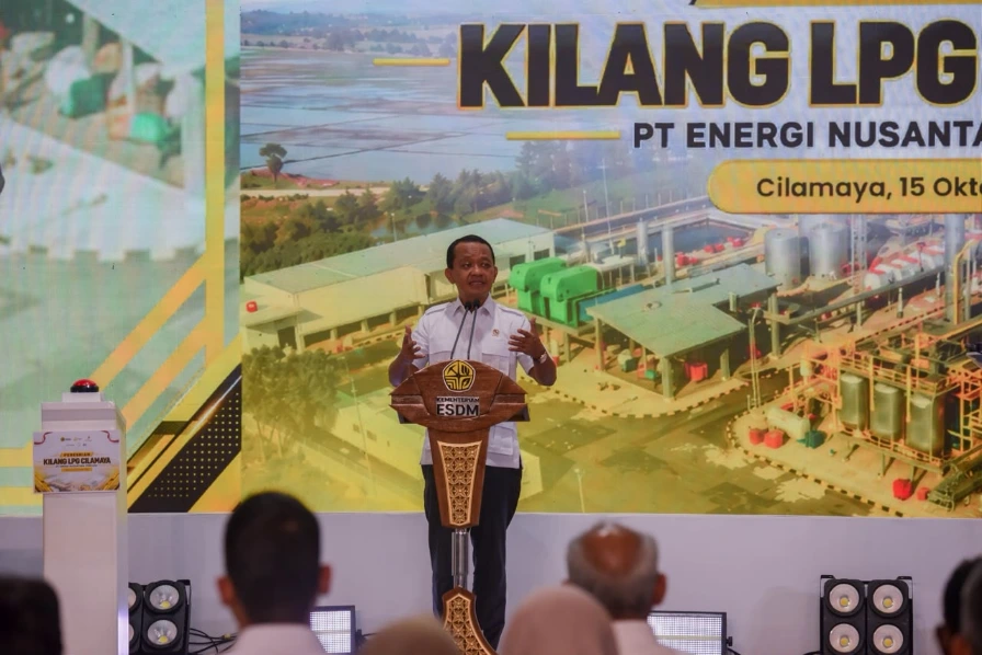 Bahlil Lahadalia meresmikan kilang PT Energi Nusantara Perkasa (ENP) (foto: kementerian esdm)