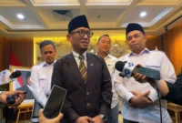 Wakil Menteri Haji dan Umrah Dahnil Anzar Simanjuntak mendorong penggunaan penerbangan langsung menuju Jeddah atau Madinah untuk mendukung keamanan perjalanan jemaah dan memperkuat industri penerbangan nasional (foto: kementerian haji dan umrah)
