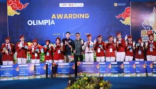 Wakil Menteri Sosial Agus Jabo Priyono menghadiri BBNKT Award 2026 yang memberikan apresiasi kepada siswa Sekolah Rakyat berprestasi dan kader Karang Taruna penghasil inovasi sosial di Yogyakarta. (foto: kementerian sosial)