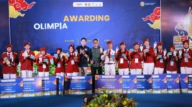 Wakil Menteri Sosial Agus Jabo Priyono menghadiri BBNKT Award 2026 yang memberikan apresiasi kepada siswa Sekolah Rakyat berprestasi dan kader Karang Taruna penghasil inovasi sosial di Yogyakarta. (foto: kementerian sosial)