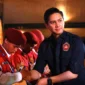 Ketua Umum PNKT Budisatrio Djiwandono mengapresiasi prestasi siswa Sekolah Rakyat dalam Olimpiade Bahasa Asing serta inovasi sosial masyarakat pada malam penganugerahan BBNKT 2026 di Yogyakarta (foto: kementerian sosial)