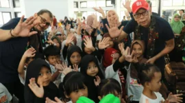 Wakil Menteri Sosial Agus Jabo Priyono meresmikan Taman Anak Sejahtera Sae di Surakarta (foto: kementerian sosial)