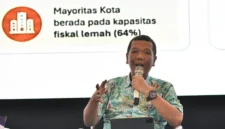 Perwakilan Kemendagri memaparkan pentingnya penguatan regulasi dan koordinasi lintas perangkat daerah untuk mempercepat implementasi Desain Olahraga Daerah (foto: kementerian pemuda dan olahraga)