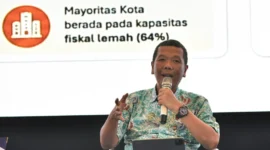 Perwakilan Kemendagri memaparkan pentingnya penguatan regulasi dan koordinasi lintas perangkat daerah untuk mempercepat implementasi Desain Olahraga Daerah (foto: kementerian pemuda dan olahraga)
