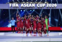 Timnas Indonesia merayakan keberhasilan meraih gelar perdana FIFA ASEAN Cup 2026 setelah mengalahkan Thailand melalui adu penalti di Stadion Utama Gelora Bung Karno (foto: kementerian pemuda dan olahraga)