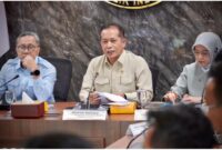 Menteri Koperasi Ferry Juliantono mengikuti Rapat Koordinasi Terbatas mengenai operasionalisasi Koperasi Desa/Kelurahan Merah Putih di Jakarta (foto: kementerian koperasi)
