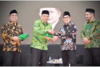 Menteri Koperasi Ferry Juliantono saat membahas penguatan ekonomi umat melalui sinergi Syarikat Islam, Baznas, dan Masyarakat Ekonomi Syariah dalam Dialog Kebangsaan di Surabaya, Jawa Timur (foto: kementerian koperasi)